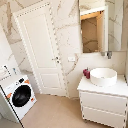 Sole Apartment-central Luxury & Private Garage * Trieste